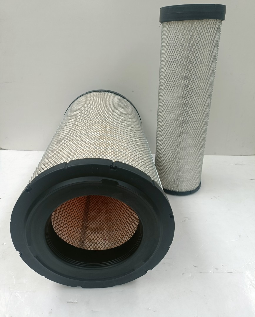 Air filter for heavy equipment